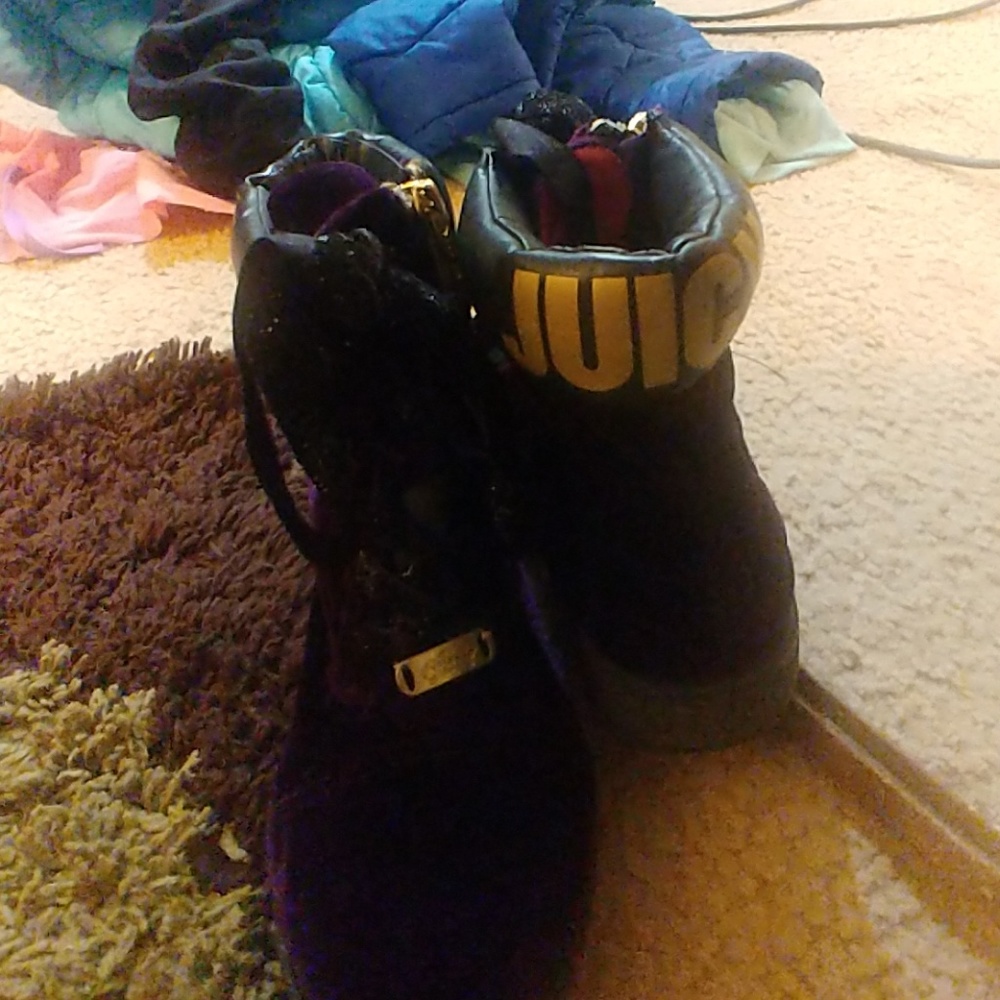 Juicy purple boots size 3